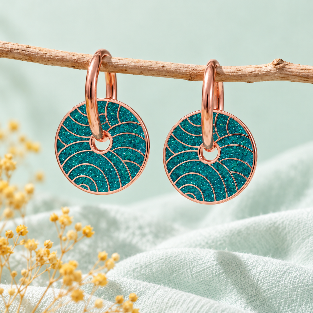 Boucles d’oreilles pelotes de laine – Créoles et breloques interchangeables